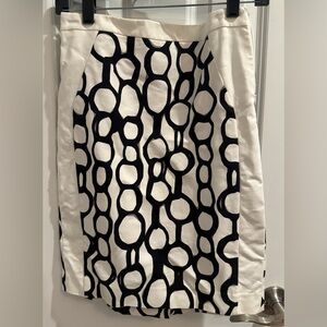 The Limited Black and White Circle Pattern Pencil Skirt